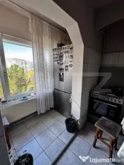 Apartament 2 camere, decomandat, zona Blocuri 