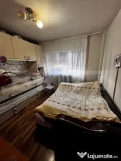 Apartament 2 camere, decomandat, zona Blocuri 