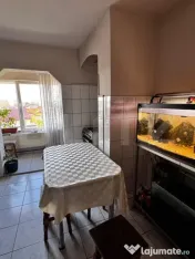Apartament 2 camere, decomandat, zona Blocuri 