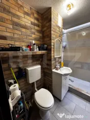 Apartament 2 camere, decomandat, zona Blocuri 