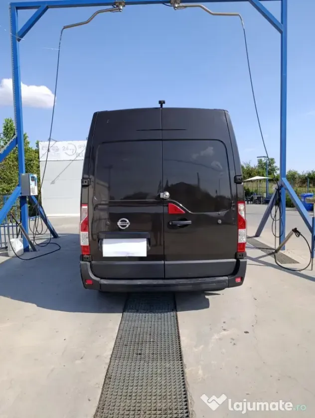 Nissan NV400 2.3 dCi 2014 – echipată curierat, rafturi incluse