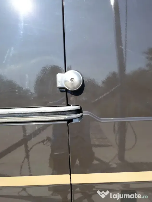 Nissan NV400 2.3 dCi 2014 – echipată curierat, rafturi incluse