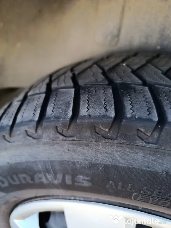 Nissan NV400 2.3 dCi 2014 – echipată curierat, rafturi incluse