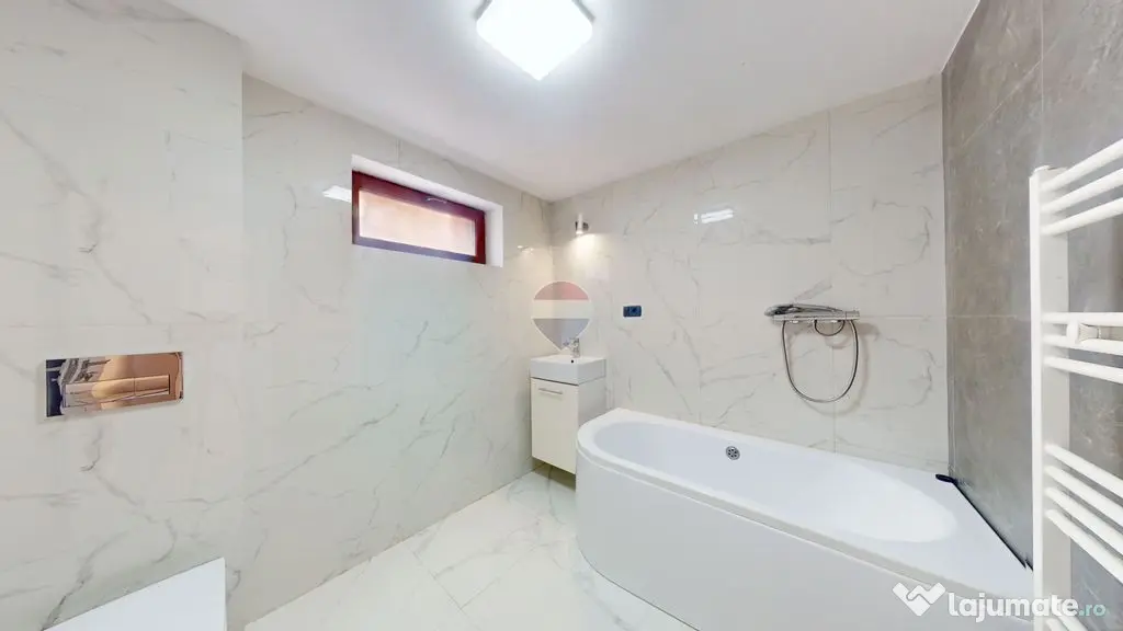 Casă / Vilă cu 15 camere de vânzare în zona Brebina - Zarnesti (Brasov)