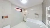 Casă / Vilă cu 15 camere de vânzare în zona Brebina 