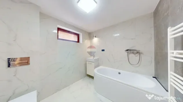 Casă / Vilă cu 15 camere de vânzare în zona Brebina - Zarnesti (Brasov)