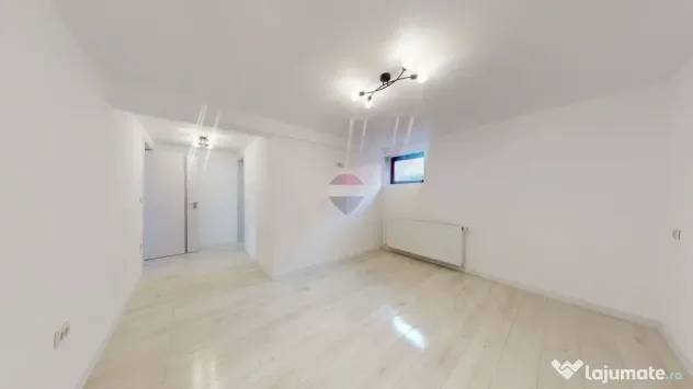 Casă / Vilă cu 15 camere de vânzare în zona Brebina - Zarnesti (Brasov)