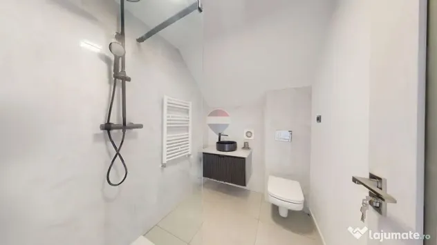 Casă / Vilă cu 15 camere de vânzare în zona Brebina - Zarnesti (Brasov)