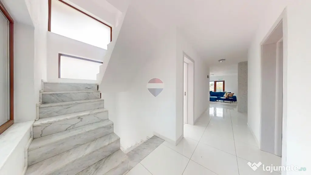 Casă / Vilă cu 15 camere de vânzare în zona Brebina - Zarnesti (Brasov)