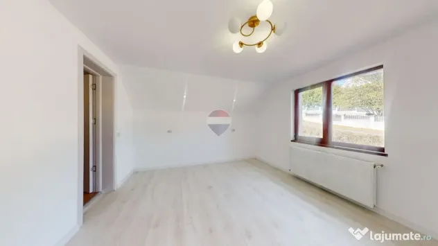 Casă / Vilă cu 15 camere de vânzare în zona Brebina - Zarnesti (Brasov)