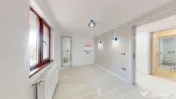 Casă / Vilă cu 15 camere de vânzare în zona Brebina 