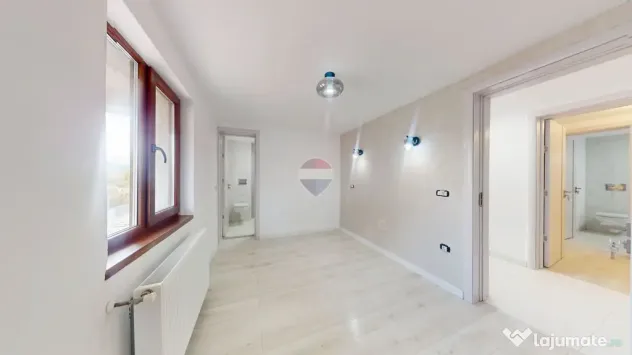 Casă / Vilă cu 15 camere de vânzare în zona Brebina - Zarnesti (Brasov)