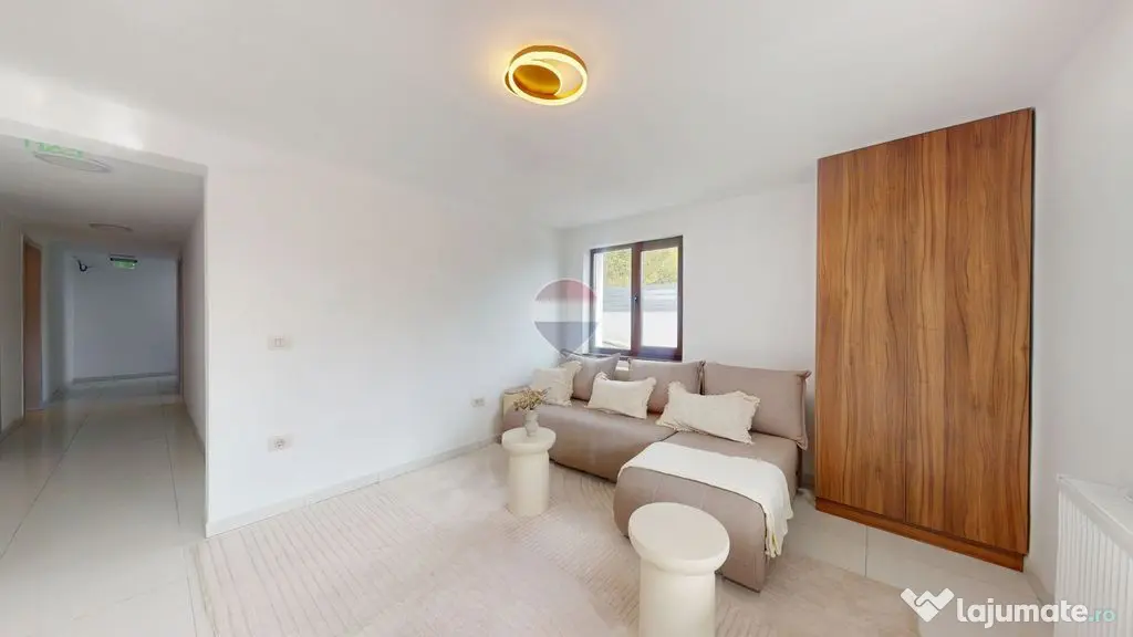 Casă / Vilă cu 15 camere de vânzare în zona Brebina - Zarnesti (Brasov)