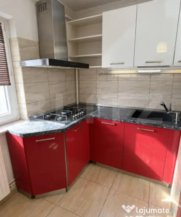 Apartament cu 3 camere, decomandat, 92 mp, renovat integral - Pitesti (Arges)