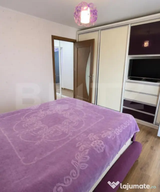 Apartament cu 3 camere, decomandat, 92 mp, renovat integral - Pitesti (Arges)