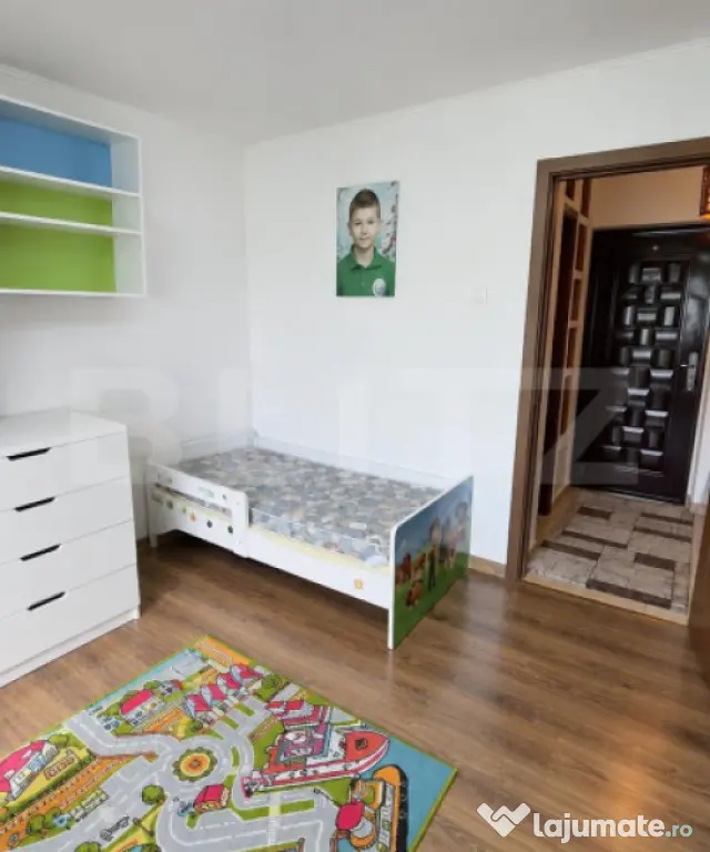 Apartament cu 3 camere, decomandat, 92 mp, renovat integral - Pitesti (Arges)