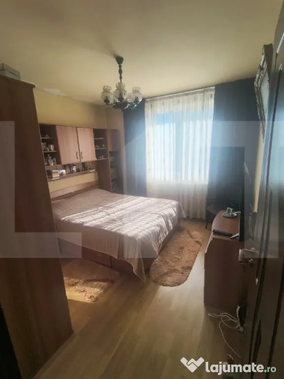 Apartament 3 camere de vânzare – Strada Păcii - Slatina (Olt)