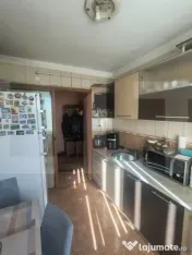Apartament 3 camere de vânzare – Strada Păcii