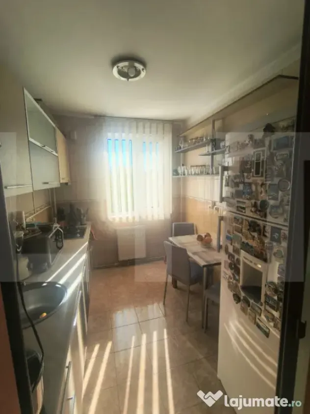 Apartament 3 camere de vânzare – Strada Păcii - Slatina (Olt)