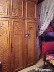 1 camera dintr-un apartament cu 3 camere.