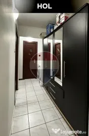 Apartament cu 3 camere de vânzare strada Petru Rareș