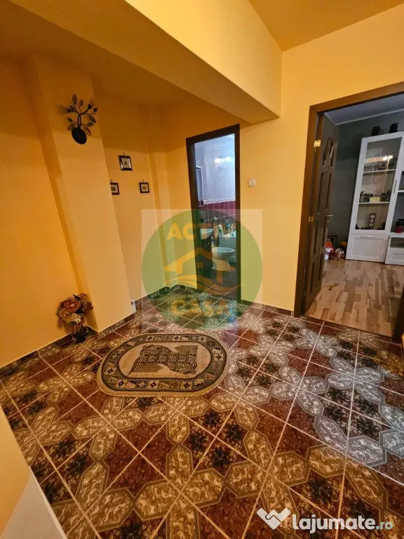 DE VÂNZARE – APARTAMENT CU 3 CAMERE ÎN ROMAN! - Roman (Neamt)