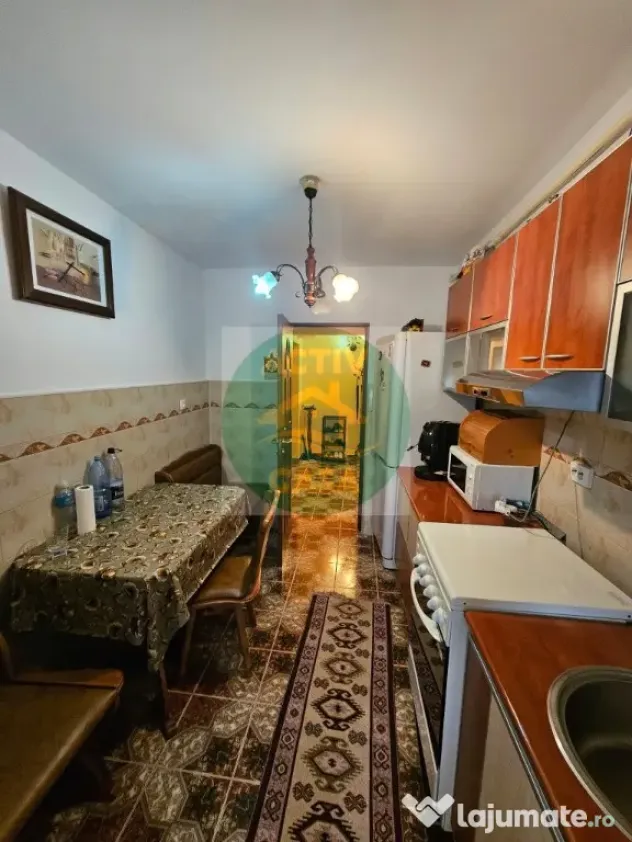 DE VÂNZARE – APARTAMENT CU 3 CAMERE ÎN ROMAN! - Roman (Neamt)