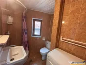 Doua cladiri, o singura investitie, comercial si rezidential 
