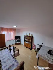 Apartament de 3 camere zona Paraului, 