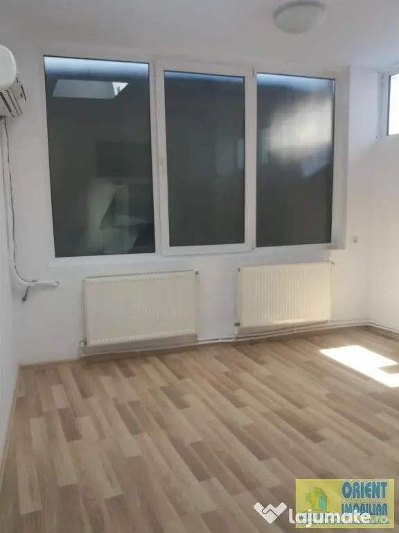 Centru, bd. Ferdinand, de inchiriat spatiu birouri, 14mp - Constanta (Constanta)