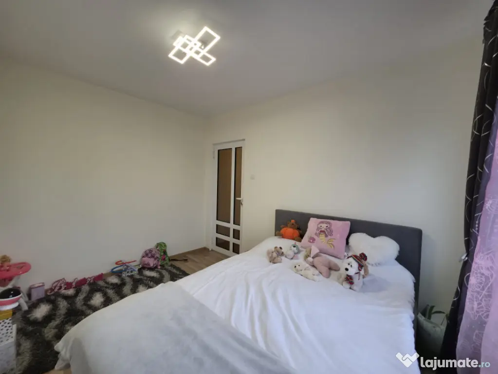 Apartament cu 4 camere, mobilat și utilat, 78 mp, pe Bd. Re - Baia Mare (Maramures)