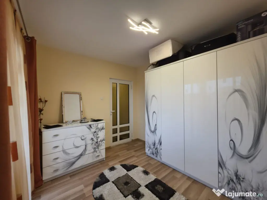 Apartament cu 4 camere, mobilat și utilat, 78 mp, pe Bd. Re - Baia Mare (Maramures)