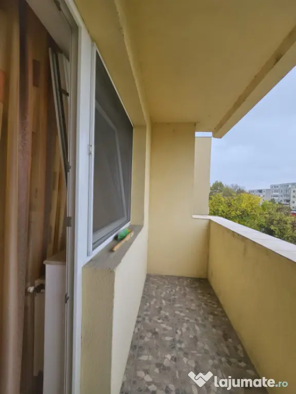 Apartament cu 4 camere, mobilat și utilat, 78 mp, pe Bd. Re - Baia Mare (Maramures)