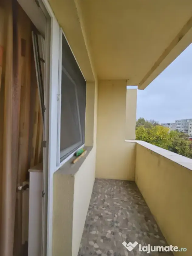Apartament cu 4 camere, mobilat și utilat, 78 mp, pe Bd. Re - Baia Mare (Maramures)