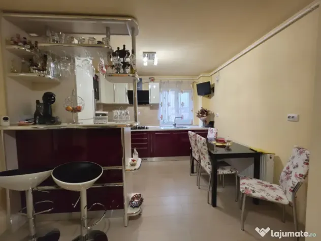 Apartament cu 4 camere, mobilat și utilat, 78 mp, pe Bd. Re - Baia Mare (Maramures)