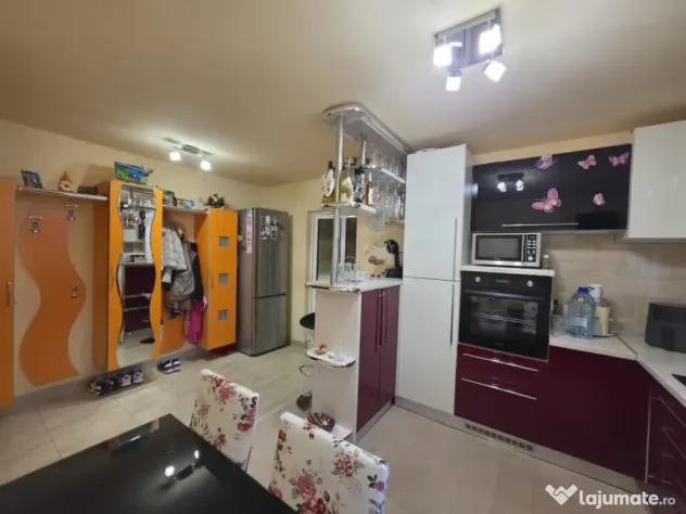 Apartament cu 4 camere, mobilat și utilat, 78 mp, pe Bd. Re - Baia Mare (Maramures)