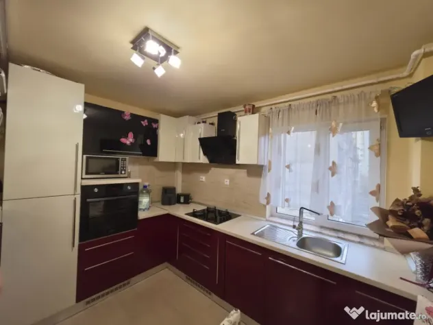 Apartament cu 4 camere, mobilat și utilat, 78 mp, pe Bd. Re - Baia Mare (Maramures)