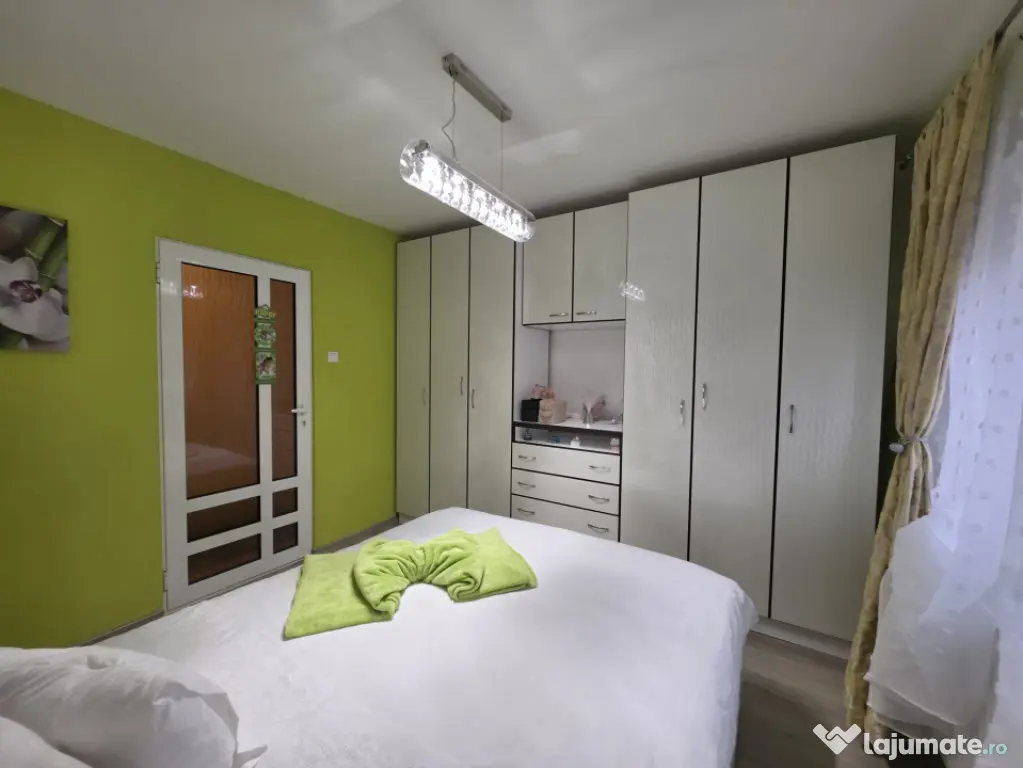 Apartament cu 4 camere, mobilat și utilat, 78 mp, pe Bd. Re - Baia Mare (Maramures)