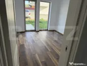 Spațiu de birouri de vânzare în Tractorul | 89 mp, curte