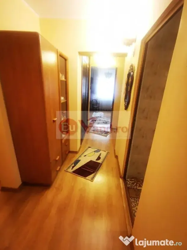 De vanzare apartament cu 3 camere Mazepa 1, BR-uri, etaj 4/10, 98.000 E - Galati (Galati)