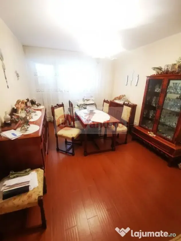 De vanzare apartament cu 3 camere Mazepa 1, BR-uri, etaj 4/10, 98.000 E - Galati (Galati)
