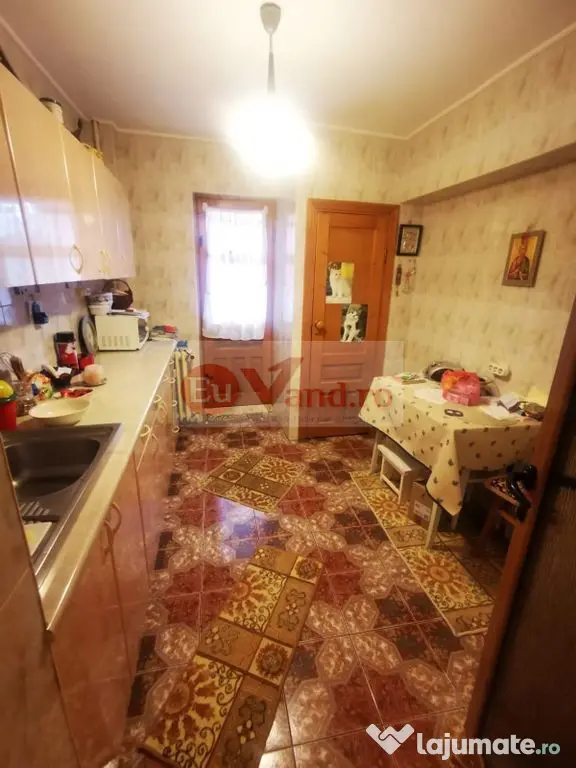 De vanzare apartament cu 3 camere Mazepa 1, BR-uri, etaj 4/10, 98.000 E - Galati (Galati)