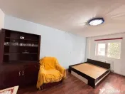 Apartament cu 2 camere decomandate de vânzare în zona CET, 
