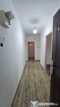 Apartament cu 2 camere, decomandat, Strada 1 Mai