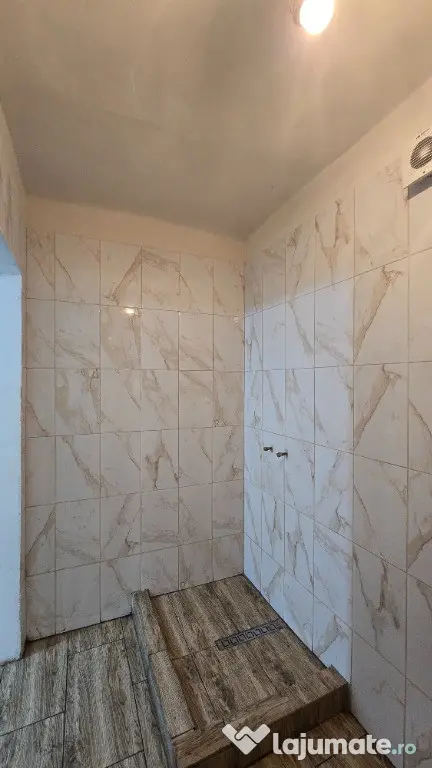 Apartament cu 2 camere, decomandat, Strada 1 Mai - Uricani (Hunedoara)