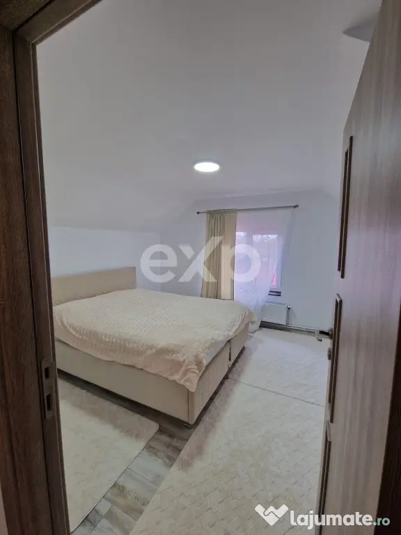 Casă de vânzare în Lazuri – teren 700 mp și construcț - Lazuri (Dambovita)