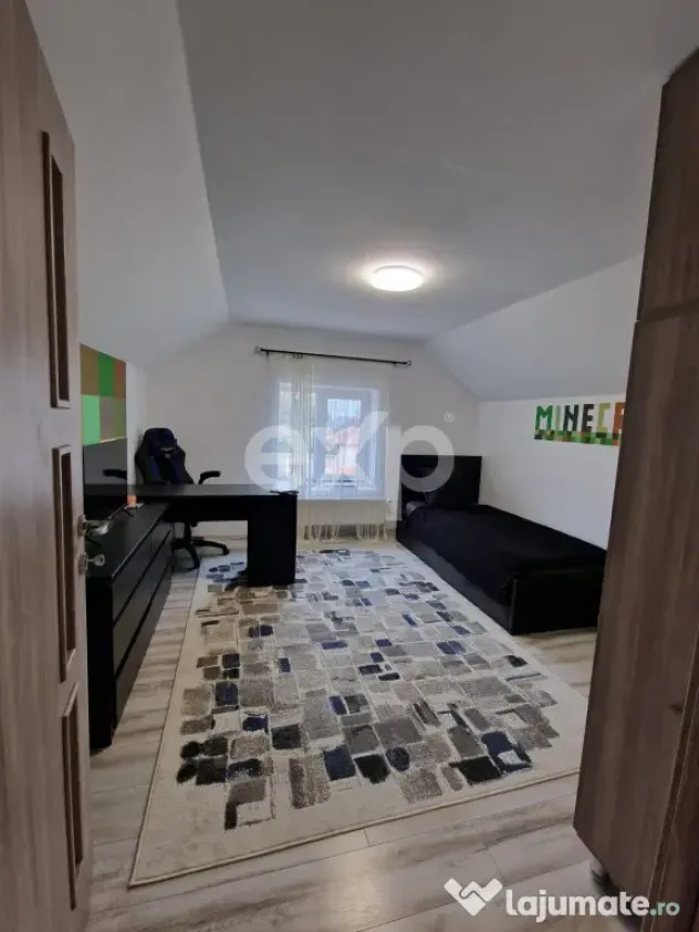 Casă de vânzare în Lazuri – teren 700 mp și construcț - Lazuri (Dambovita)