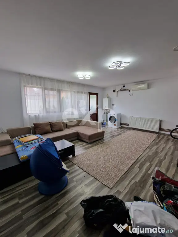 Casă de vânzare în Lazuri – teren 700 mp și construcț - Lazuri (Dambovita)