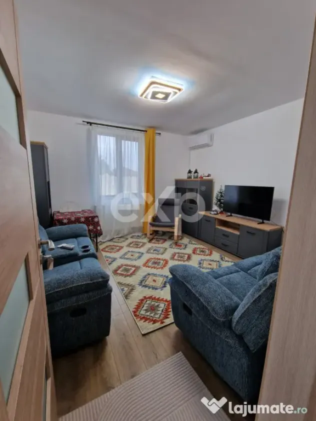 Casă de vânzare în Lazuri – teren 700 mp și construcț - Lazuri (Dambovita)