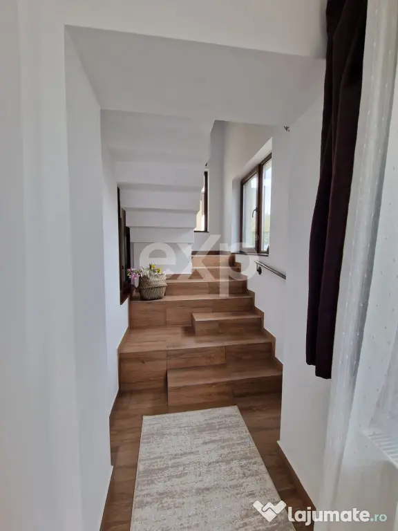 Casă de vânzare în Lazuri – teren 700 mp și construcț - Lazuri (Dambovita)